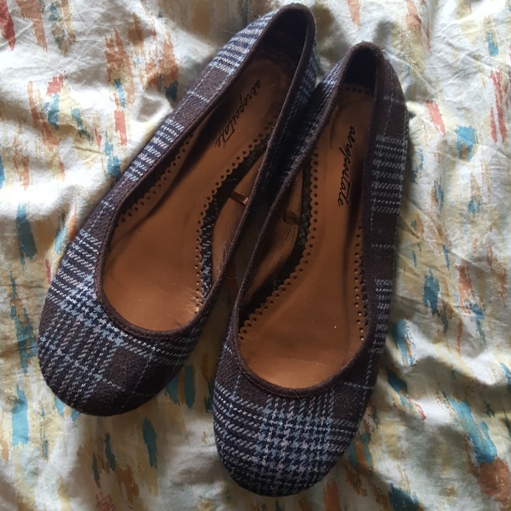 Aeropostale flats